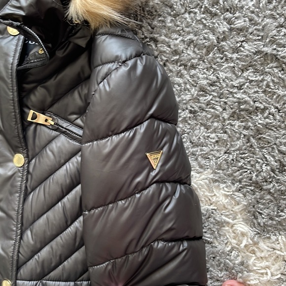 NWT - Guess puffer coat - Picture 9 of 15